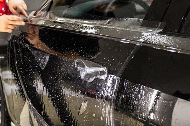 Антигравийная пленка на авто: что это такое, виды, плюсы и минусы - фото4 Антигравийная пленка на авто: что это такое, виды, плюсы и минусы - фото4