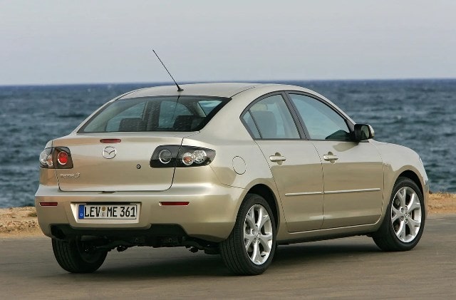 Mazda 3: обзор, характеристики, комплектации - фото2