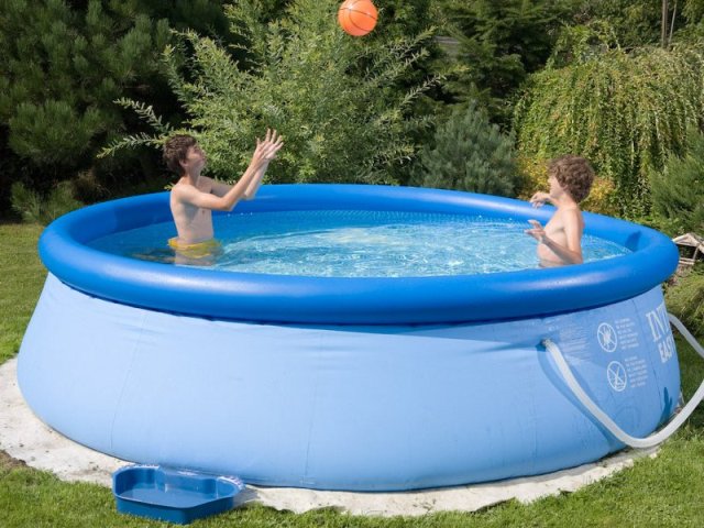 Надувные бассейны для дачи: преимущества и недостатки - фото2