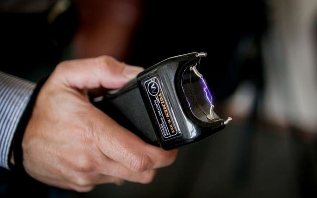 Электрошокер: что это такое, как работает, против кого применять - фото1