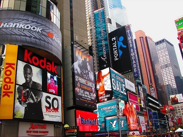 Що таке зовнішня реклама: плюси та мінуси - фото1