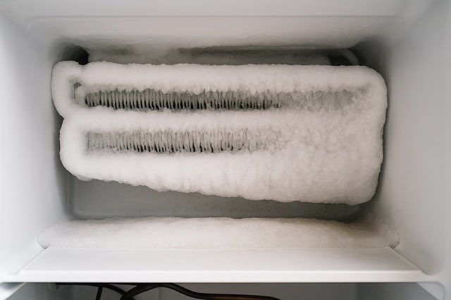 Самые распространенные поломки холодильников: как их предотвратить и что делать - фото4