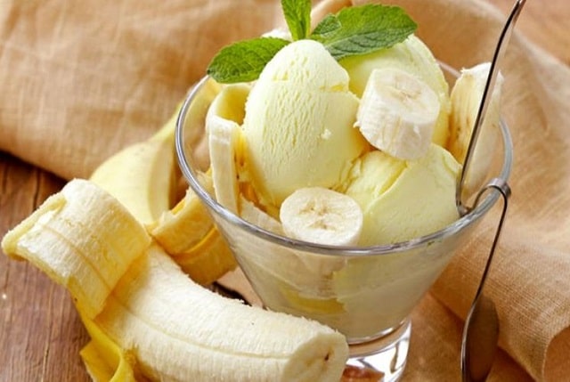 Мороженое из молока и банана - фото