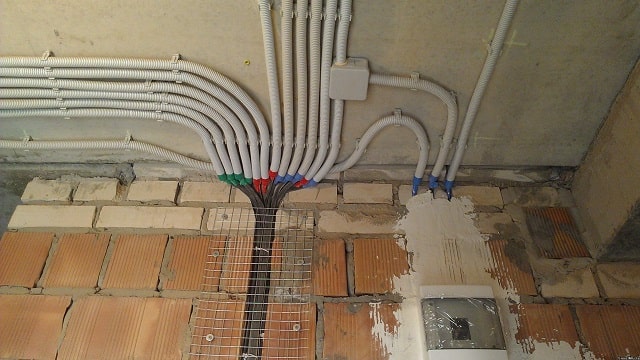 Особенности обустройства электропроводки в квартире: полезные советы - фото1