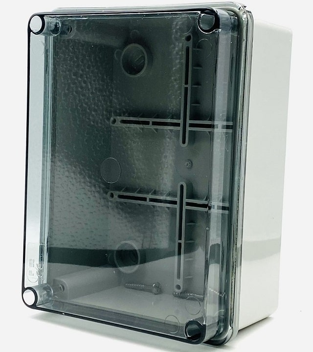 Настенная распределительная коробка с гладкими стенками