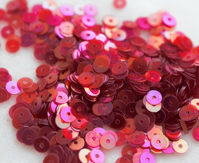 Что такое пайетки: виды, особенности и применение - фото1