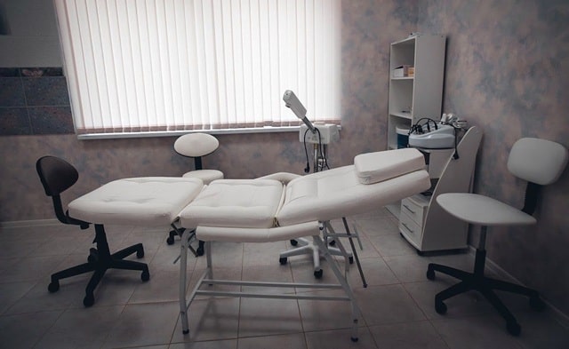 ТОП ошибок при выборе косметологической кушетки, которые стоят владельцам салонов денег и клиентов - фото5 ТОП ошибок при выборе косметологической кушетки, которые стоят владельцам салонов денег и клиентов - фото5