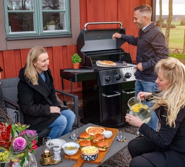 Зона барбекю с газовым грилем Broil King Crown