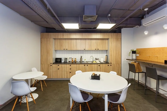 Каким должен быть современный офис: обзор TCEH office space club - фото1