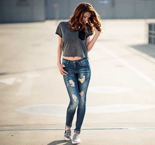 Женские джинсы: виды и фасоны, что сейчас модно - фото1