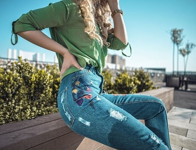 Женские джинсы: виды и фасоны, что сейчас модно - фото5