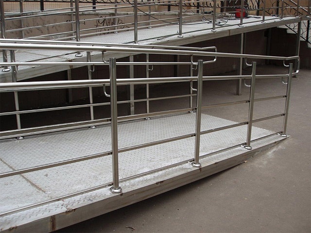 Пандусы: назначение, виды, использование - фото1