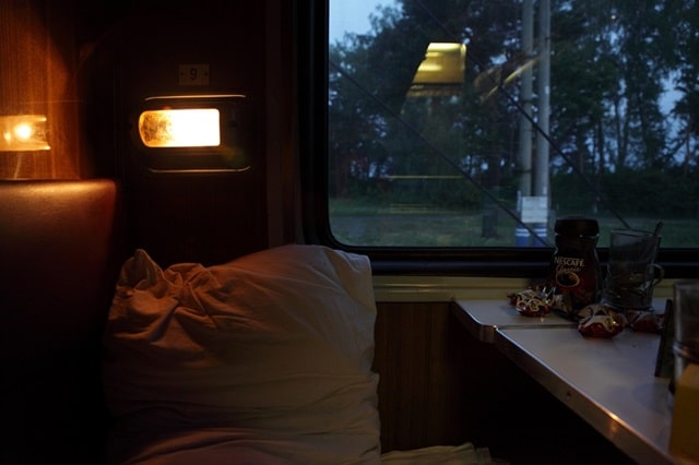 Особенности украинских пассажирских поездов: виды вагонов, плюсы и минусы - фото3