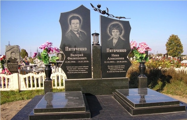 Как выбрать гранитный вертикальный памятник на двоих - фото3 Как выбрать гранитный вертикальный памятник на двоих - фото3