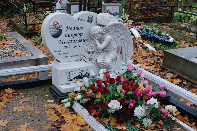 Памятники из гранита или мрамора - что лучше, плюсы и минусы - фото3