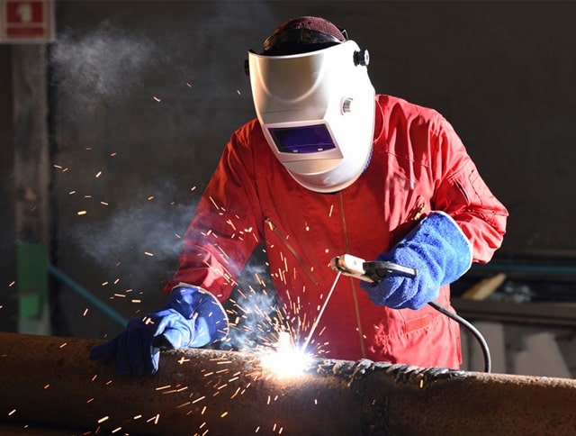 Спецодежда для сварщика: какой должна быть, виды, как выбрать - фото1 Спецодежда для сварщика: какой должна быть, виды, как выбрать - фото1