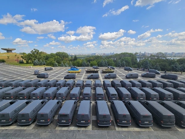 MK Foundation передала Державній прикордонній службі України 100 авто - фото2