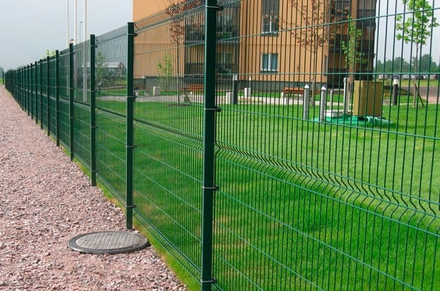 Панельный забор: что это такое, виды, как выбрать - фото1