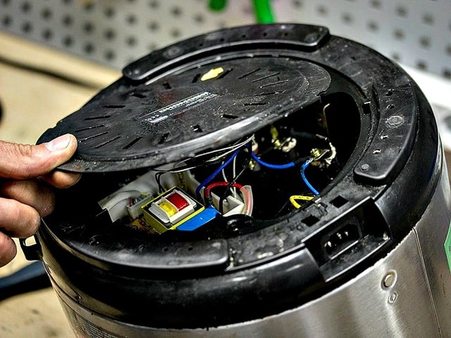 Чому ламається мультиварка: помилки в експлуатації, про які не пишуть в інструкції - фото1