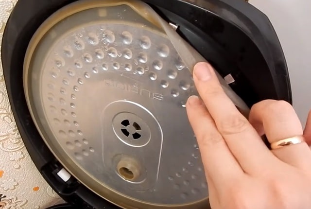 Чому ламається мультиварка: помилки в експлуатації, про які не пишуть в інструкції - фото3