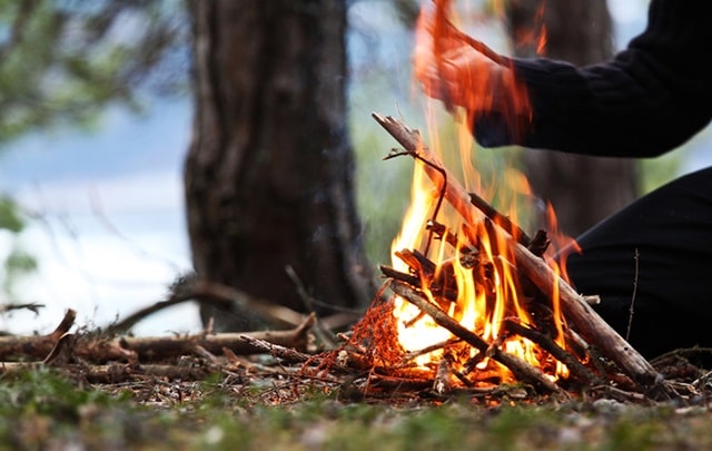 Как разжечь костер на природе: полезные советы - фото3