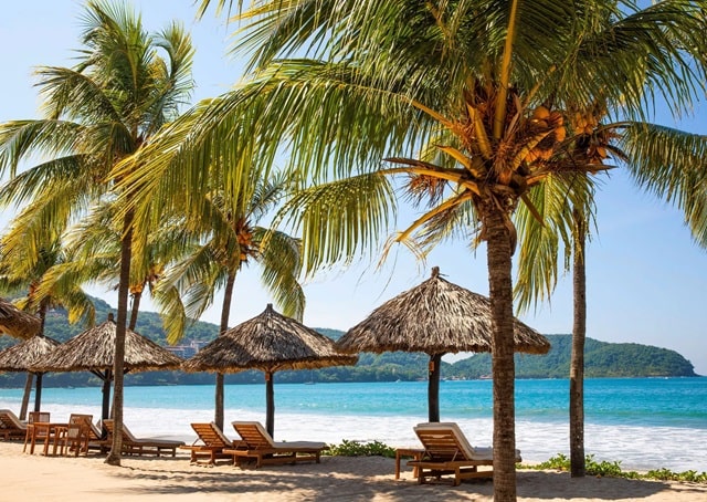 Занимаем очередь во Вьетнам: где и когда отдохнуть в 2024 году - фото1