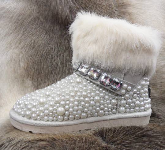 Угги женские с мехом: образы, обзор - фото4