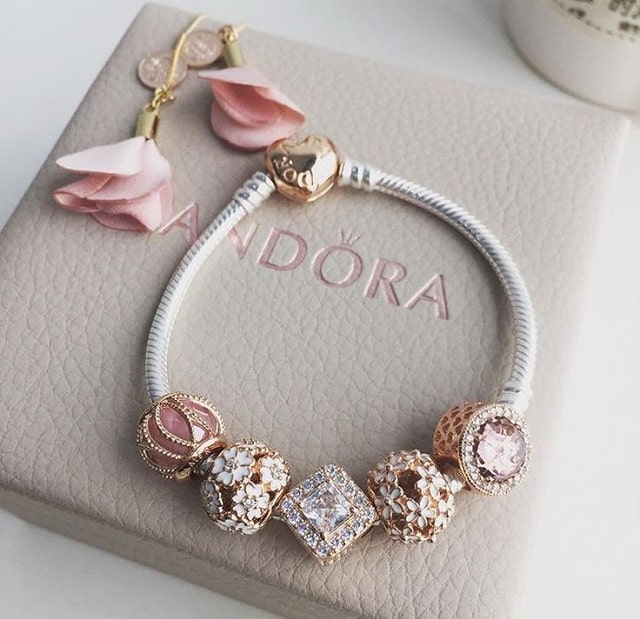 Что такое браслеты Pandora, чем особенны и почему так популярны - фото1