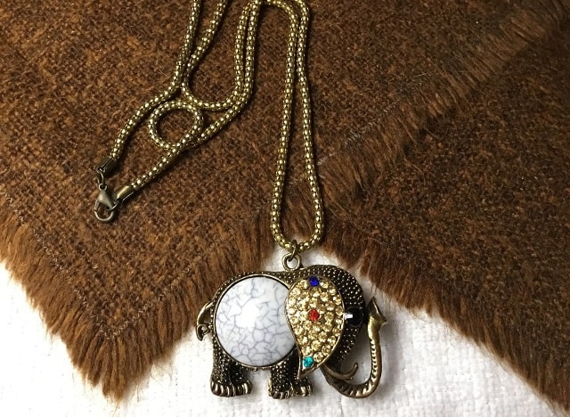 История кулонов и подвесок: от доисторических украшений до наших дней - фото3 История кулонов и подвесок: от доисторических украшений до наших дней - фото3