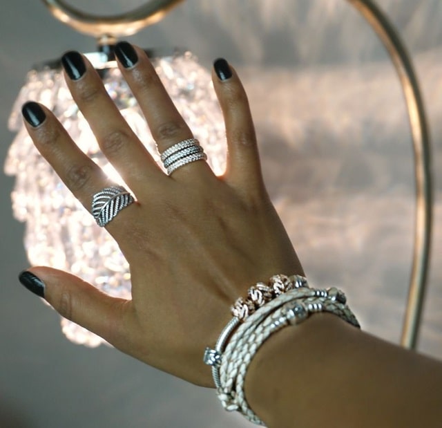 Срібні каблучки: види, що зараз модно, як і з чим носити - фото3