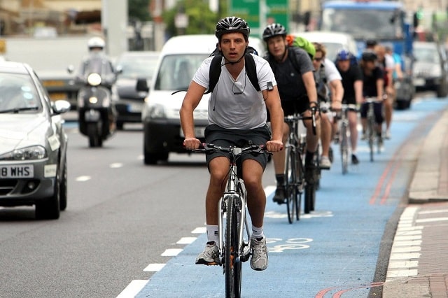 Какие существуют правила безопасности при езде на велосипеде - Соблюдайте правила дорожного движения