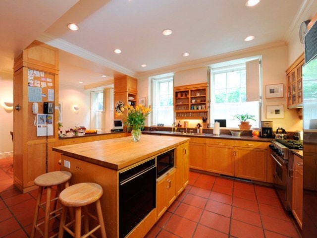 Дизайн натяжных потолков на маленькую кухню - фото2