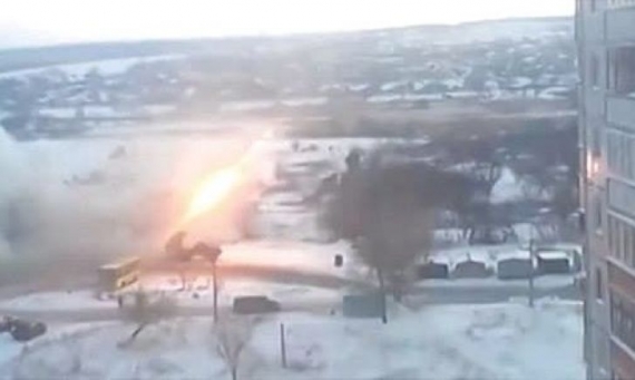 Террористы продолжают обстреливать ремонтников под Авдеевкой