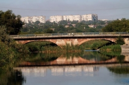 В Мариуполе очищают реки от мусора