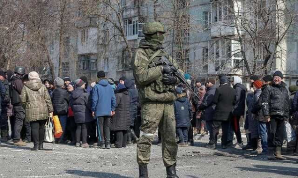 За сутки оккупанты депортировали из Мариуполя 474 человека