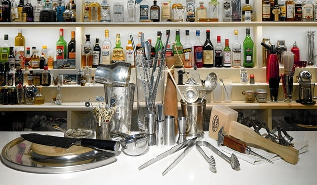 Современный бар: какой инвентарь необходим, и как его подобрать