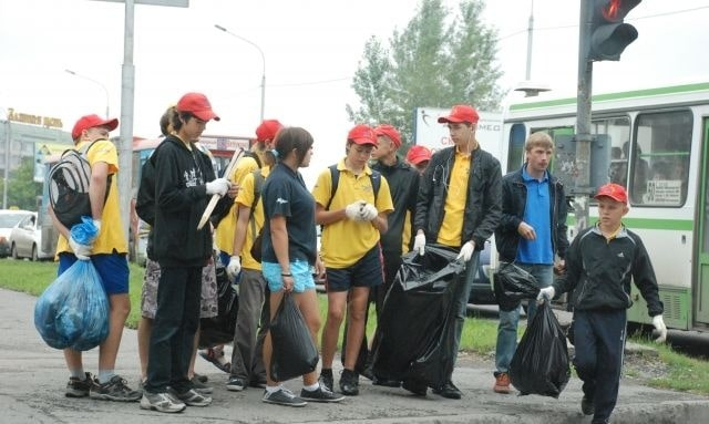 Российские оккупанты загоняют подростков в трудовые отряды
