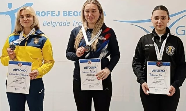 Серебряную медаль на турнире по стрельбе завоевала спортсменка из Донецкой области