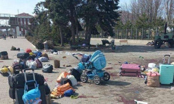 В Краматорске наградили медиков, спасавших людей во время обстрела вокзала