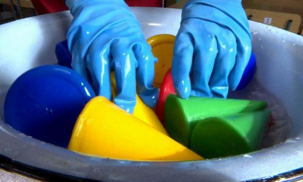 Возвращать пятидневку в детские сады Мариуполя пока не будут