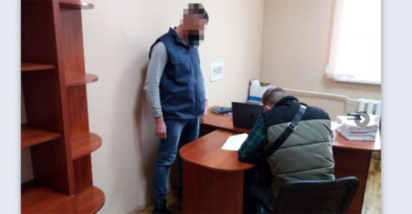 Сотрудник финансовой службы воинской части присвоил около 200 тыс. гривен