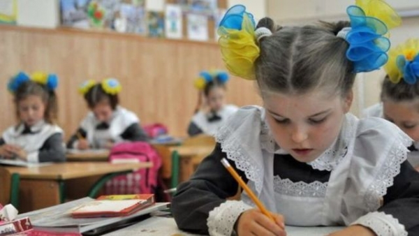 В школах Мариуполя готовятся принимать первоклассников