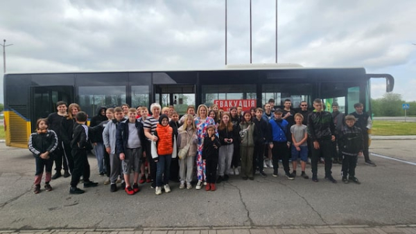 Дети из прифронтовых громад отправились на отдых в Прикарпатье