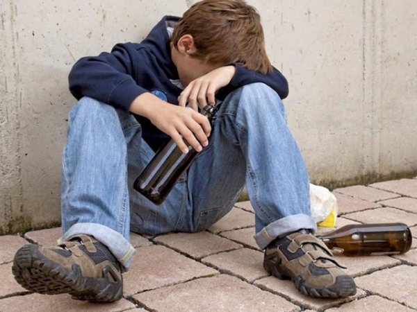 В Славянске двое несовершеннолетних детей отравились алкоголем