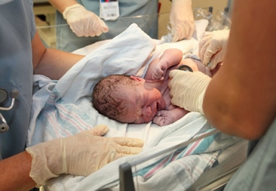 В «ДНР» гарантировали бесплатные роды для жительниц с подконтрольной Украины территории, но денег на это нет