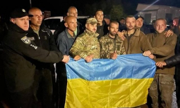 215 защитников Украины вернулись из плена, среди них – 108 бойцов «Азова» (фото)