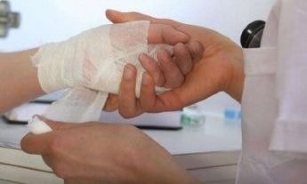 Конфликт с пьяной матерью едва не стоил девочке жизни