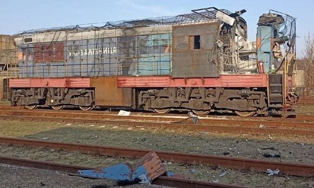 Вражеский дрон атаковал локомотив, ранены двое железнодорожников