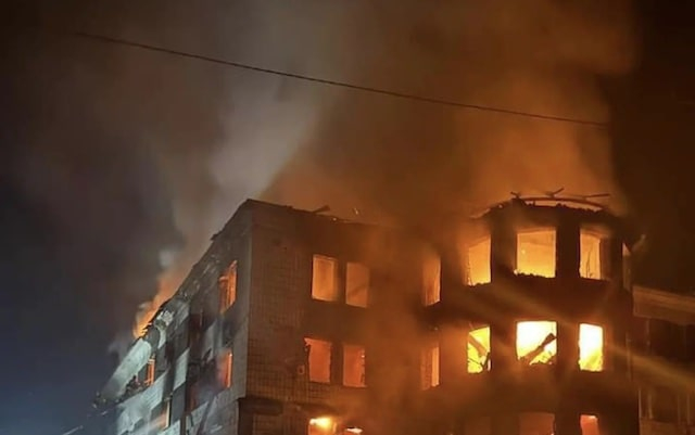 Российские захватчики снова сбросили на Константиновку «КАБы-250» с УМПК