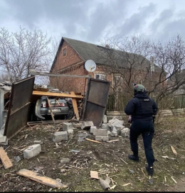 Под вражеский огонь попали жилые дома, сельхозтехника, автомобили, ЛЭП
